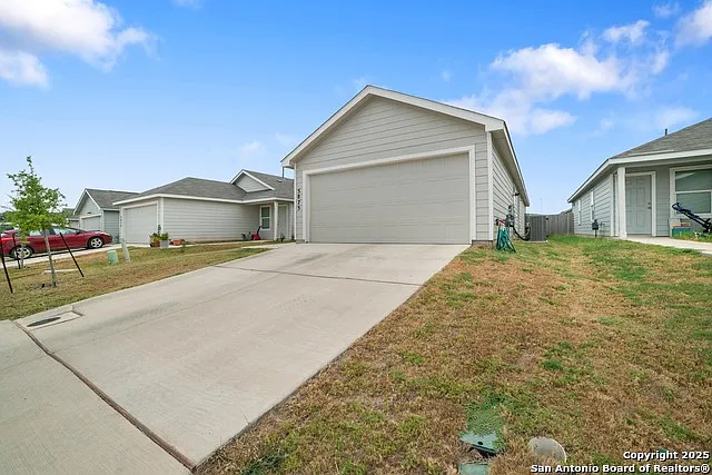 3 bed, 2.0 bath, 1440 sqft, $1,550 — Photo 2