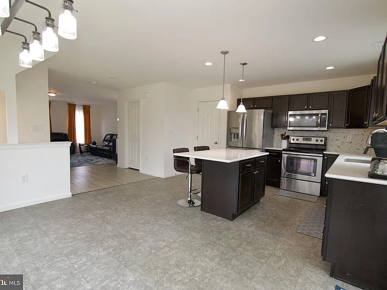 633 Keswick Ct — Photo 31