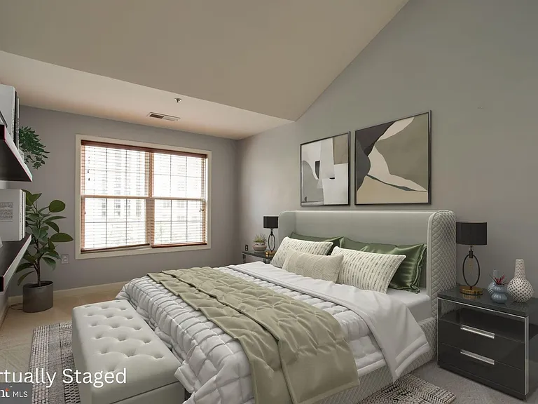 2310 14th St N #402 — Photo 13