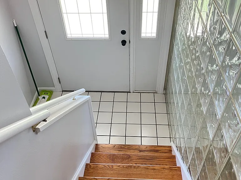 2554 Wesford Dr — Photo 2