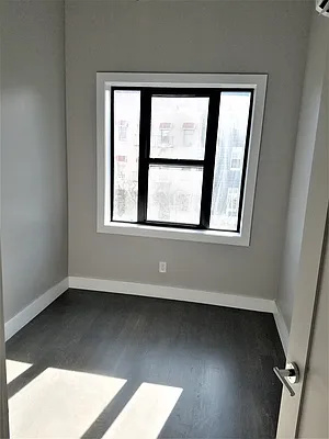 Rented by The Hamilton Group | media 21