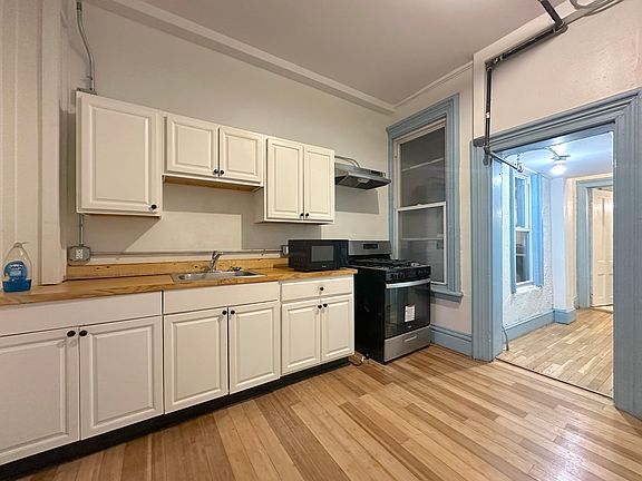 4th image of 56 Dubois St Unit 1