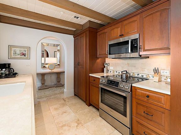5th image of 10 Dune Ave #1