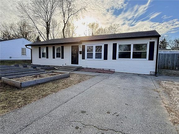4th image of 1116 N Swope Dr