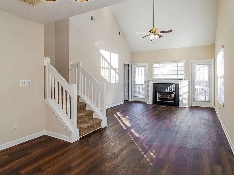640 Piermont Ct — Photo 5