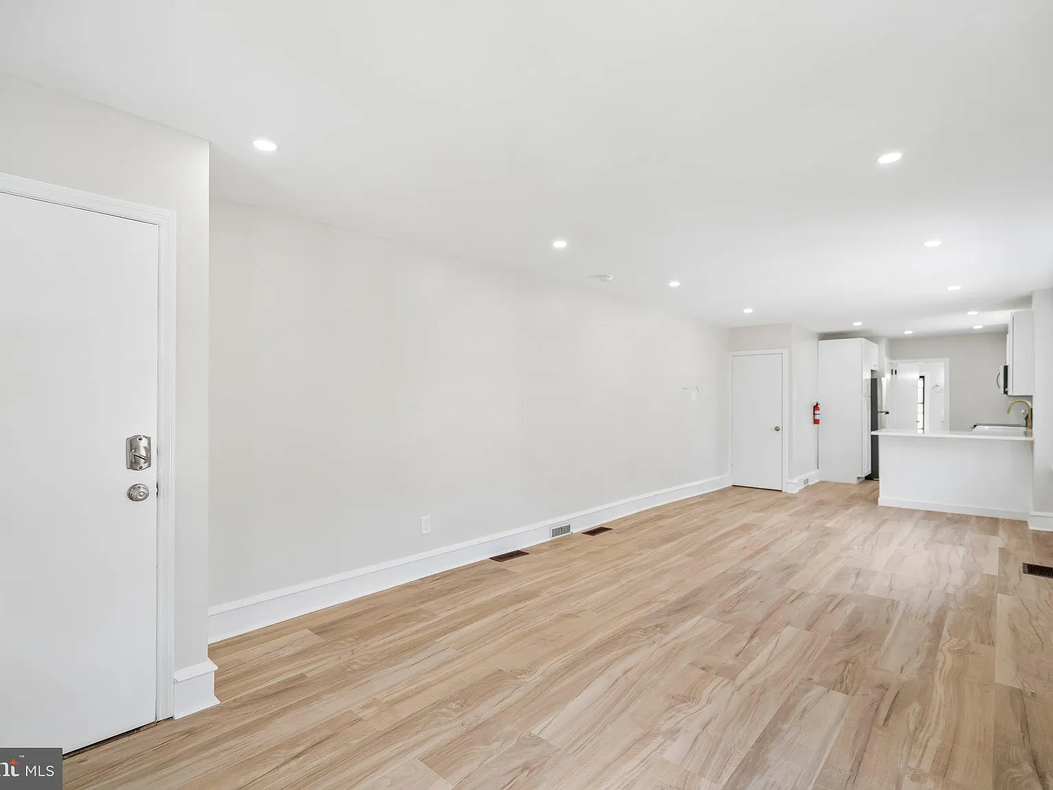 1 bed, 2.0 bath, 1601 sqft, $2,200 — Photo 4