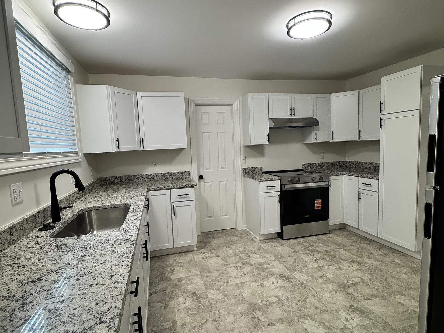 3 bed, 1200 sqft, $1,800 — Photo 3