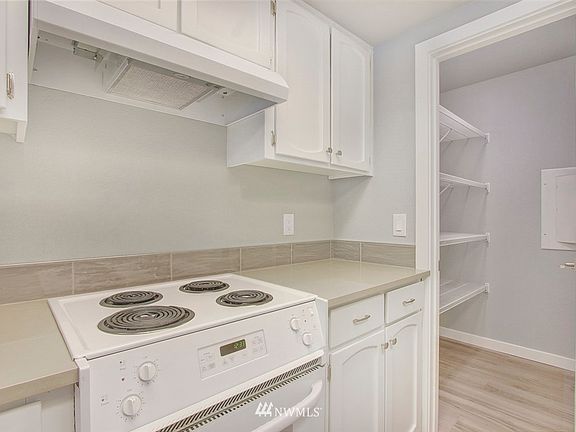 5th image of 712 10th St NE #C