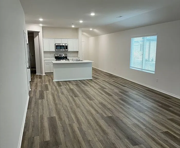 8213 Eastwood Creek Dr — Photo 5