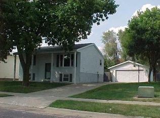 1127 Rosemary Rd, Pekin, IL 61554