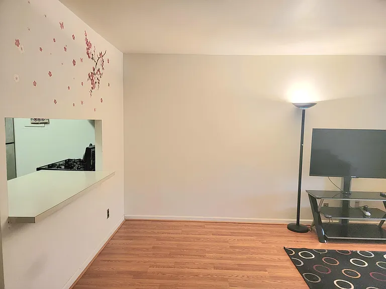 2 Elmwood Park Dr #322 — Photo 19