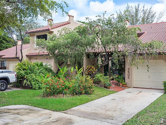 2nd image of 3505 Torremolinos Ave #D-109