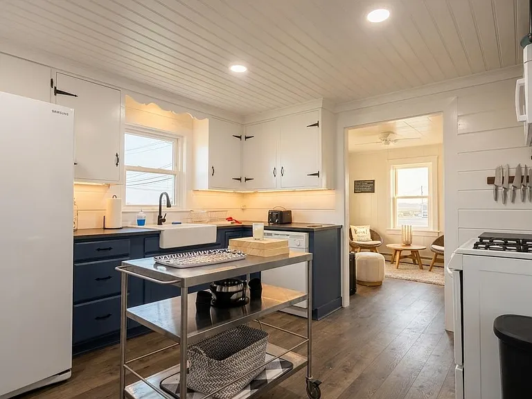 540 Hudson St — Photo 3