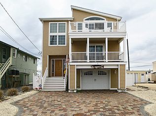 2 W Winifred Ave, Brant Beach, NJ 08008