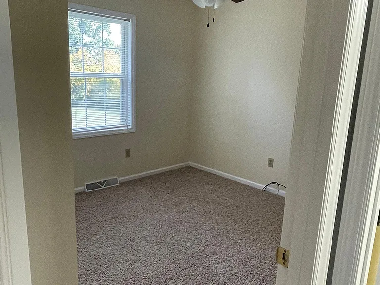 145 Noel Ave — Photo 14