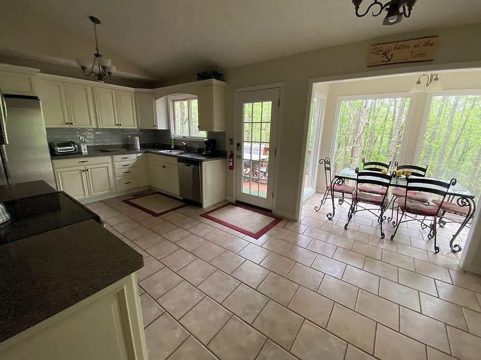 1204 Towne Harbor Ct — Photo 3