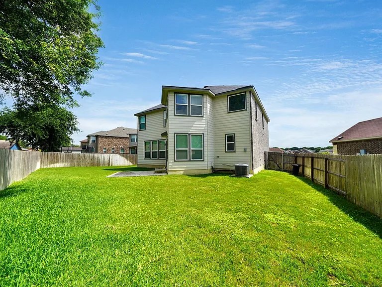 107 Kyle Cv — Photo 47