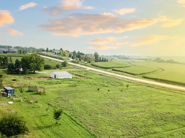 15725 300th St, Treynor, IA 51575