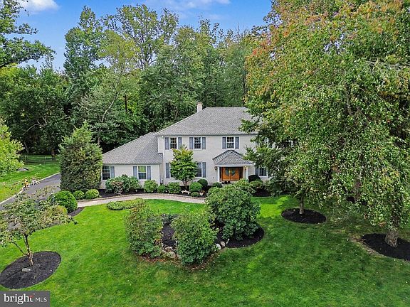 2nd image of 1611 Benjamin Dr
