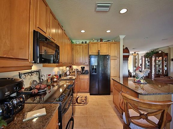 5th image of 7001 Bergamo Way APT 102