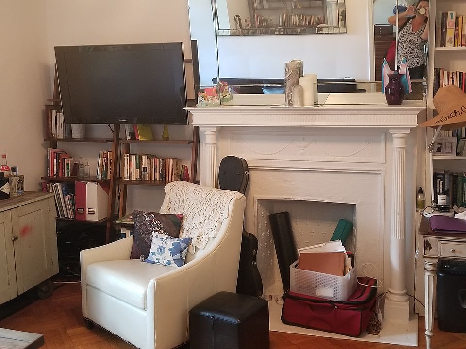 2nd image of 303 W 91st St APT 3F