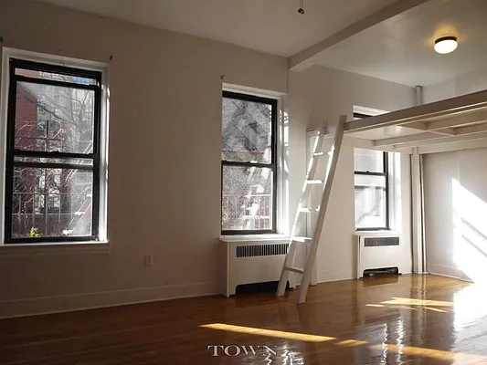 Rented by Town Residential | media 2