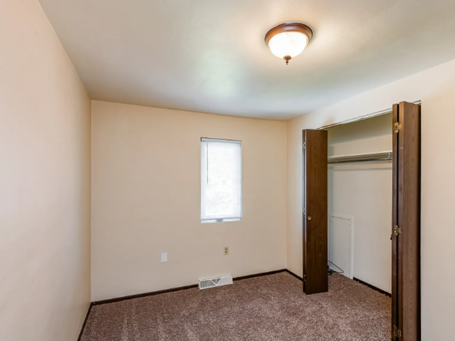Briarwood Townhomes — Photo 4