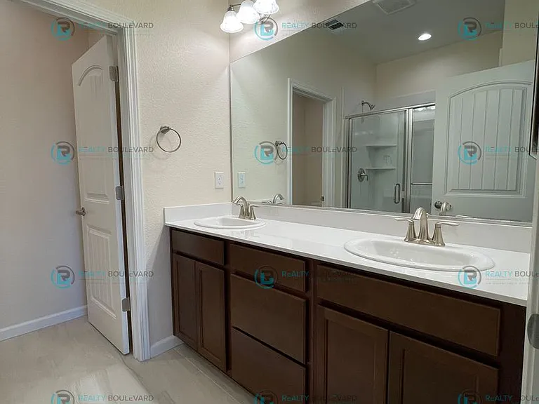 1011 Middle Gate Rd — Photo 44