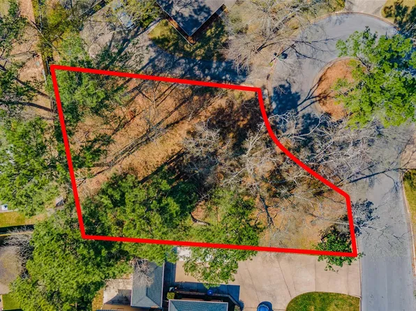 512 Sandy Oaks Drive, Huntsville, TX 77340