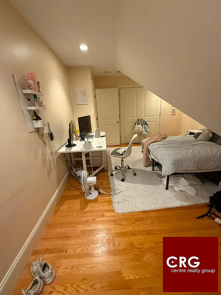 4 bed, 2.0 bath, $3,500 — Photo 4