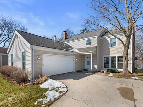 924 Shambliss Ln, Buffalo Grove, IL 60089