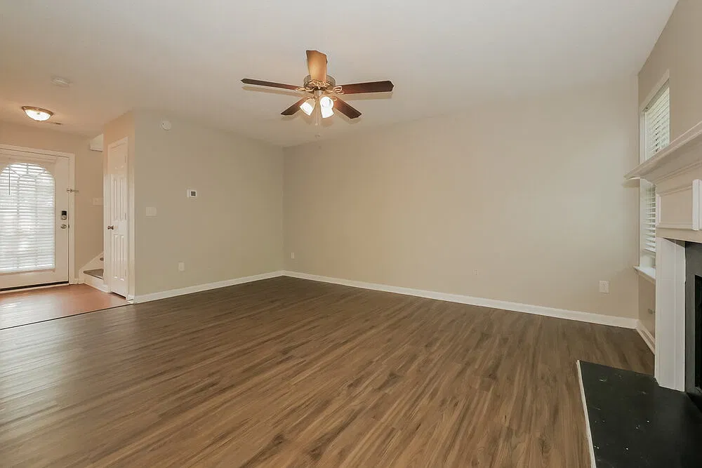 4 bed, 2.5 bath, 2001 sqft, $3,020 — Photo 4