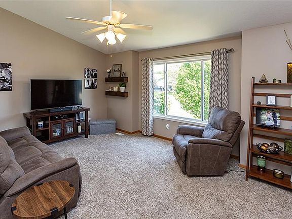 3rd image of 3206 SE Cherry Blossom Dr