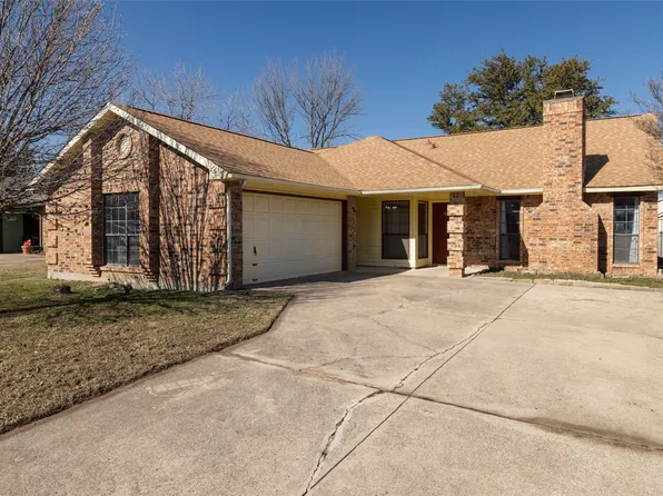 4213 River Birch Rd, Fort Worth, TX 76137