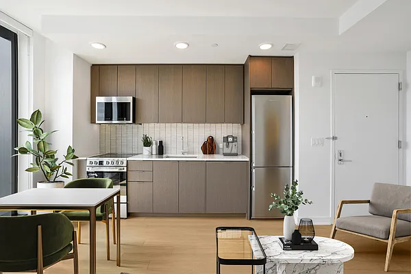 18 Sixth Avenue #4706