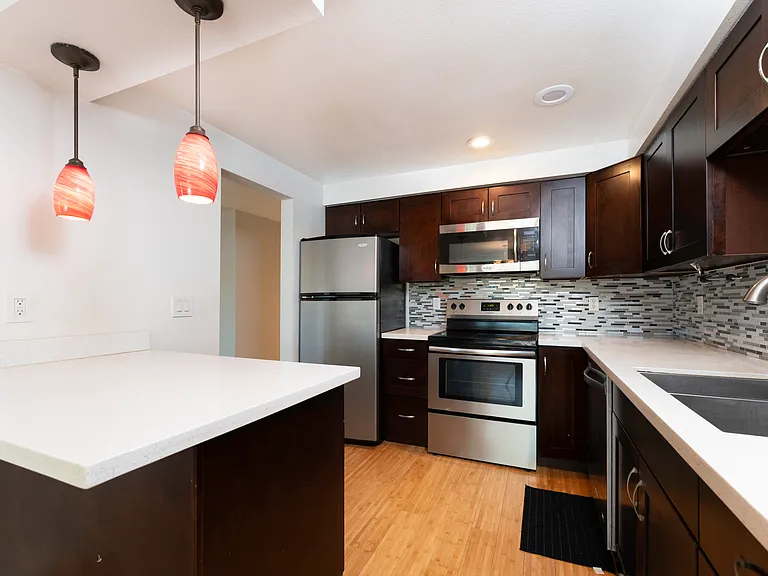 12023 SE 60th St #F — Photo 9