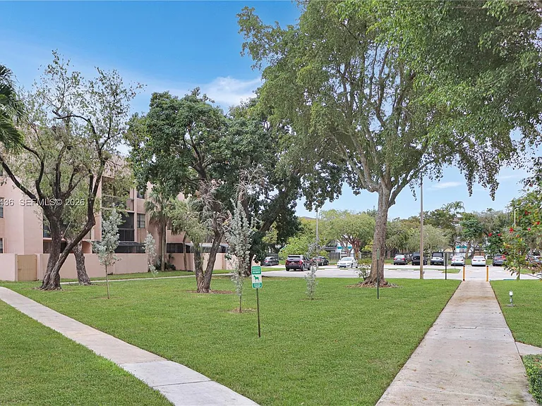 10425 SW 112th Ave #204 — Photo 28