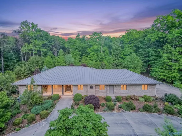5051 Willow Dr SE, Huntsville, AL 35803