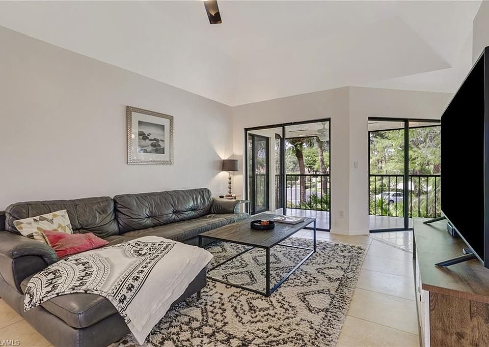 1st image of 206 Bennington Dr #15