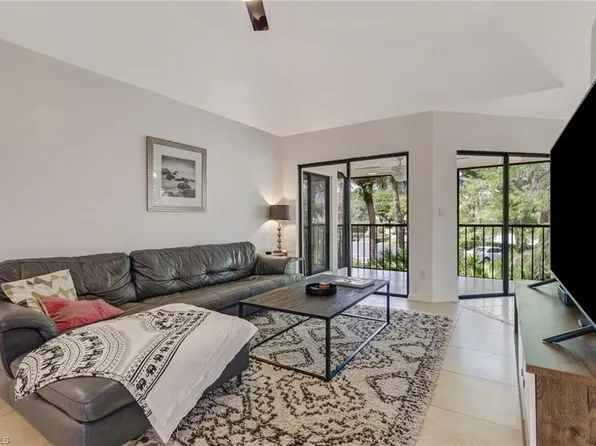 206 Bennington Dr #15, Naples, FL 34104