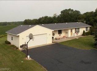 1040 70th St, South Haven, MI 49090