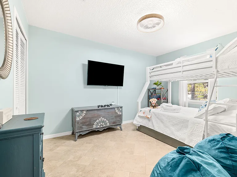 209 Alerto St — Photo 30