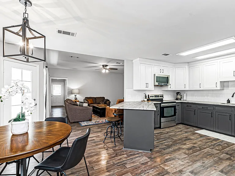 3437 Myrtle Grove Dr — Photo 1