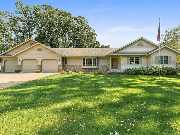 16896 Oak St, Little Falls, MN 56345