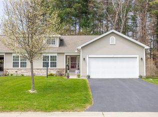 39 Angela Villa Ln, Rochester, NY 14626
