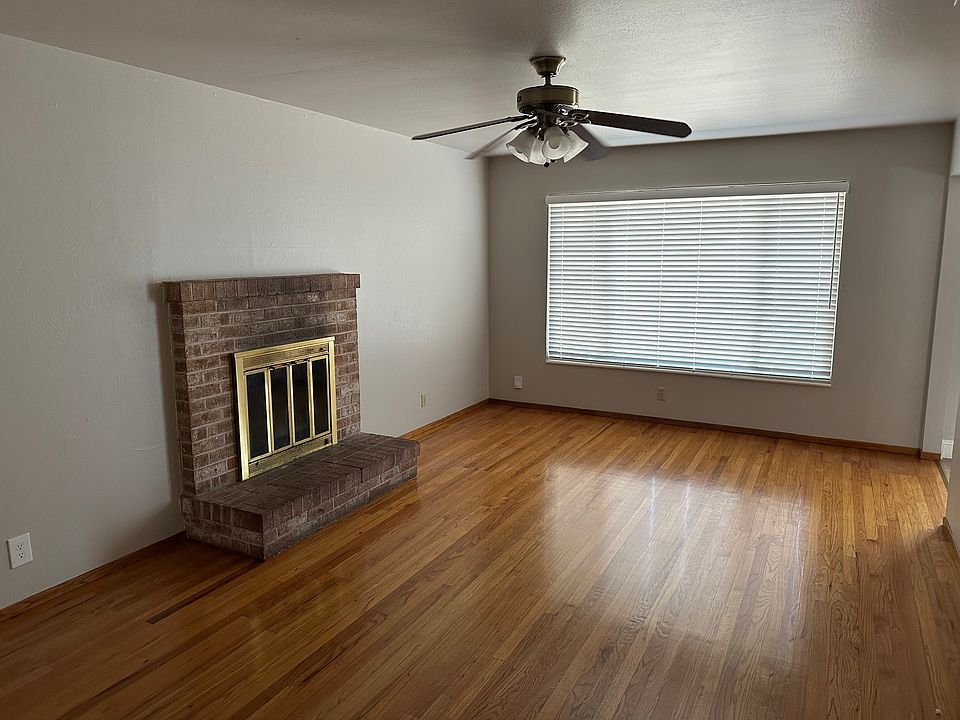 2nd image of 33 Franciscan Way