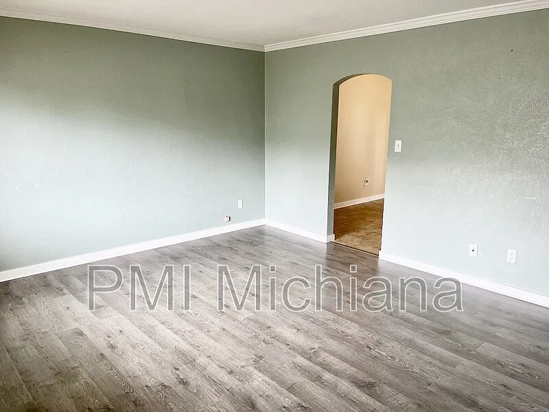 3 bed, 2.0 bath, 1588 sqft, $1,750 — Photo 3