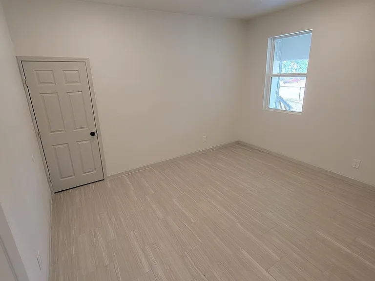 647 Hammond Ave #101 — Photo 17