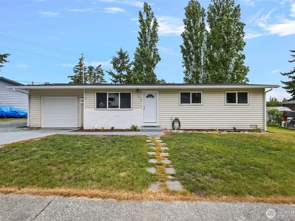 1070 NW Cathlamet Drive, Oak Harbor, WA 98277
