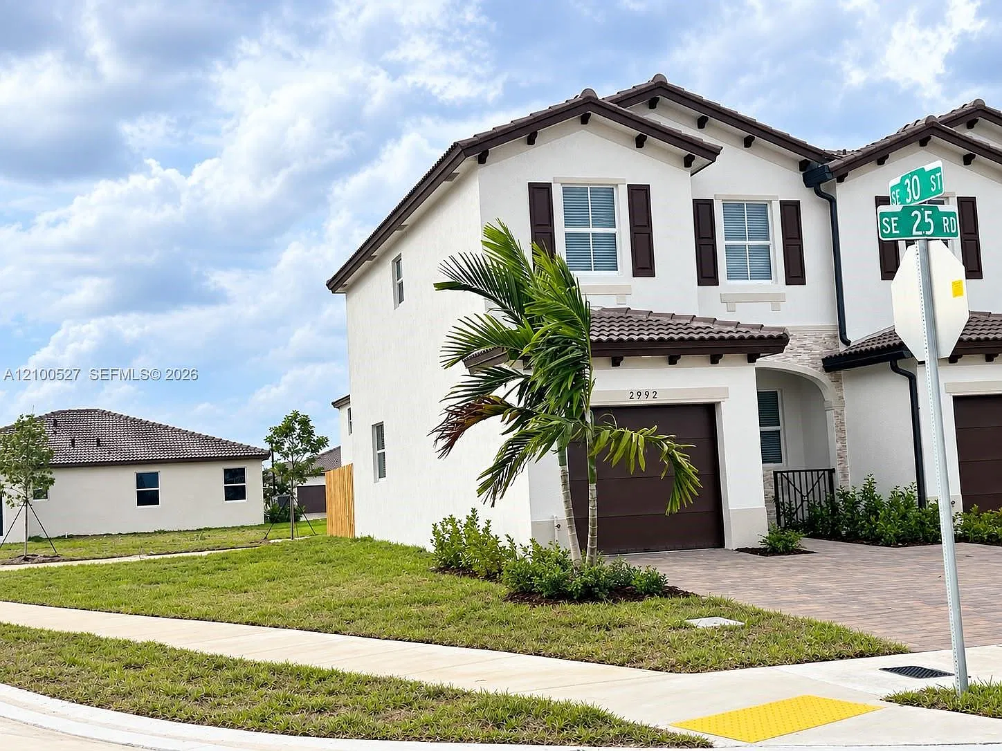 3 bed, 2.5 bath, $2,800 — Photo 2